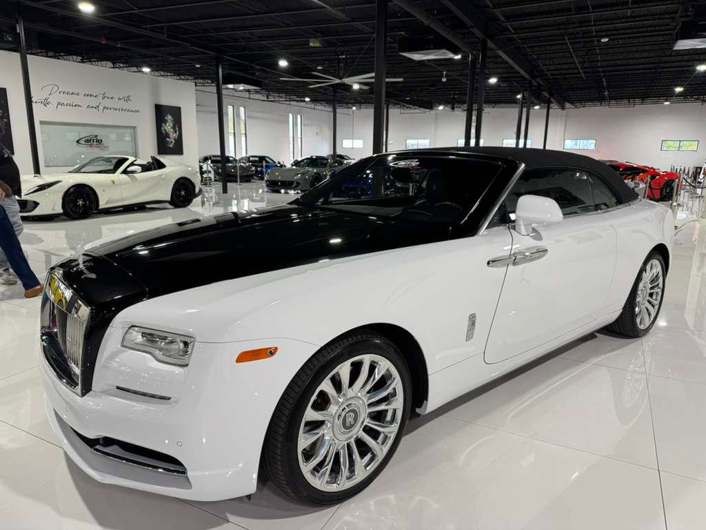 Used 2019 Rolls-Royce Dawn image 11