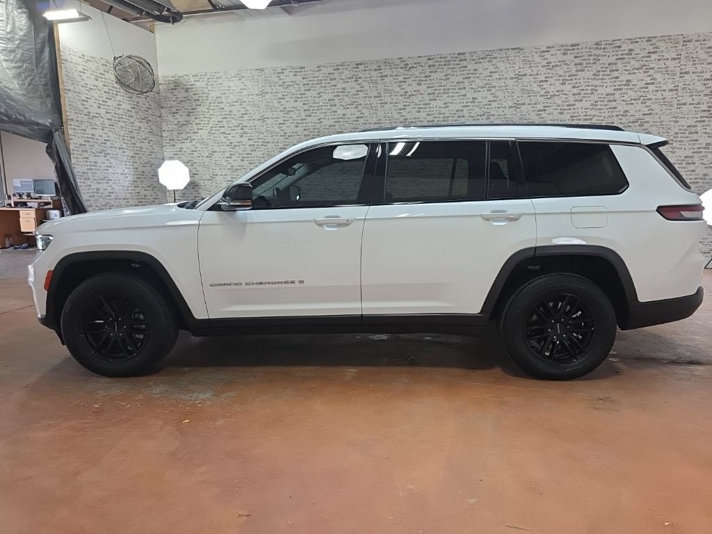Used 2021 Jeep Grand Cherokee L Limited AWD/4WD image 4