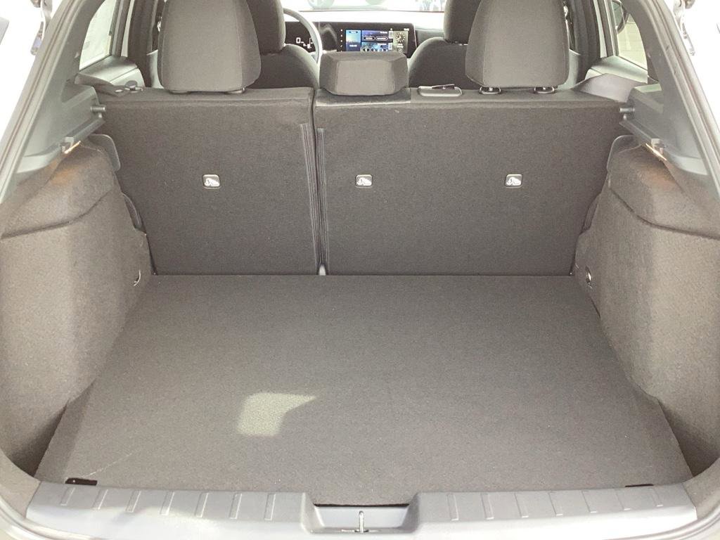 New 2025 Nissan Kicks SV image 12