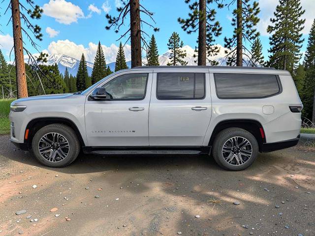Used 2026 Jeep Grand Wagoneer L 4WD w/ HD Trailer Tow Package image 3