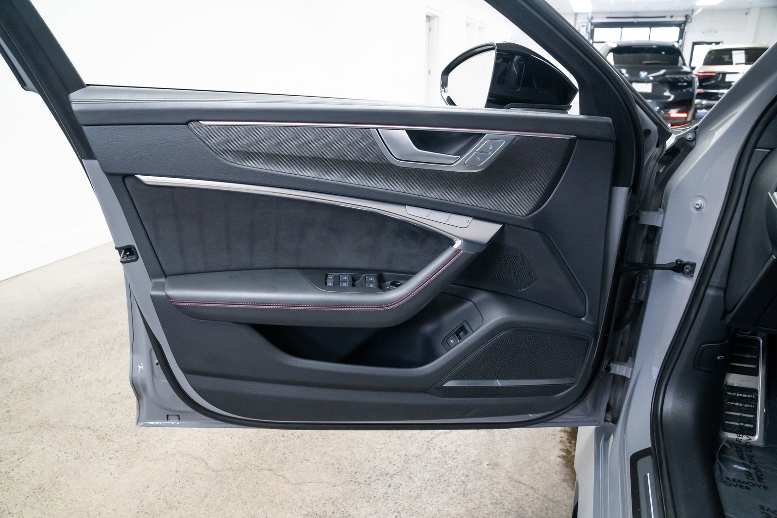 Used 2023 Audi RS 6 AWD/4WD image 17