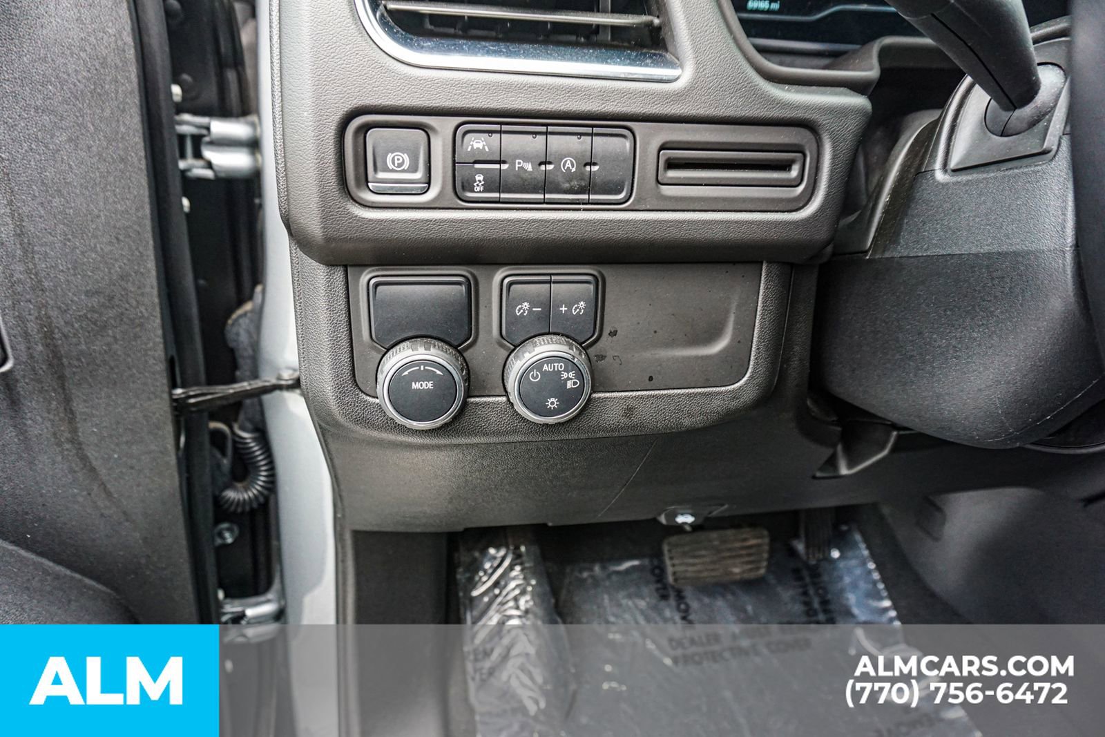 Used 2024 Chevrolet Suburban LT RWD image 39