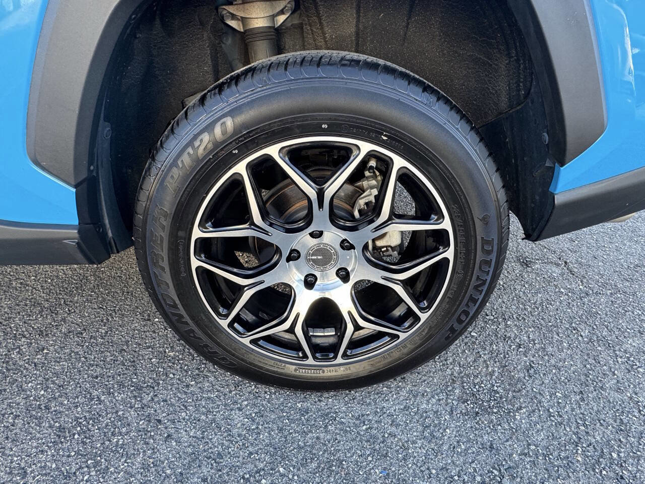 Used 2019 Toyota RAV4 LE image 32