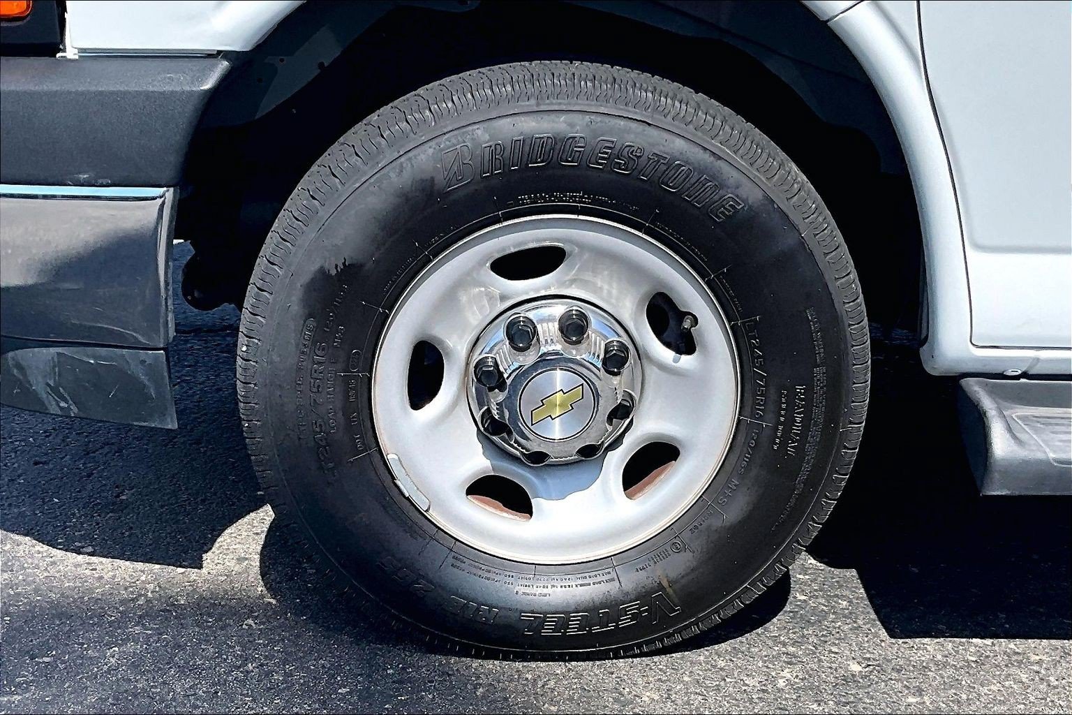 Used 2025 Chevrolet Express 3500 LT w/ LT Preferred Equipment Group RWD image 8