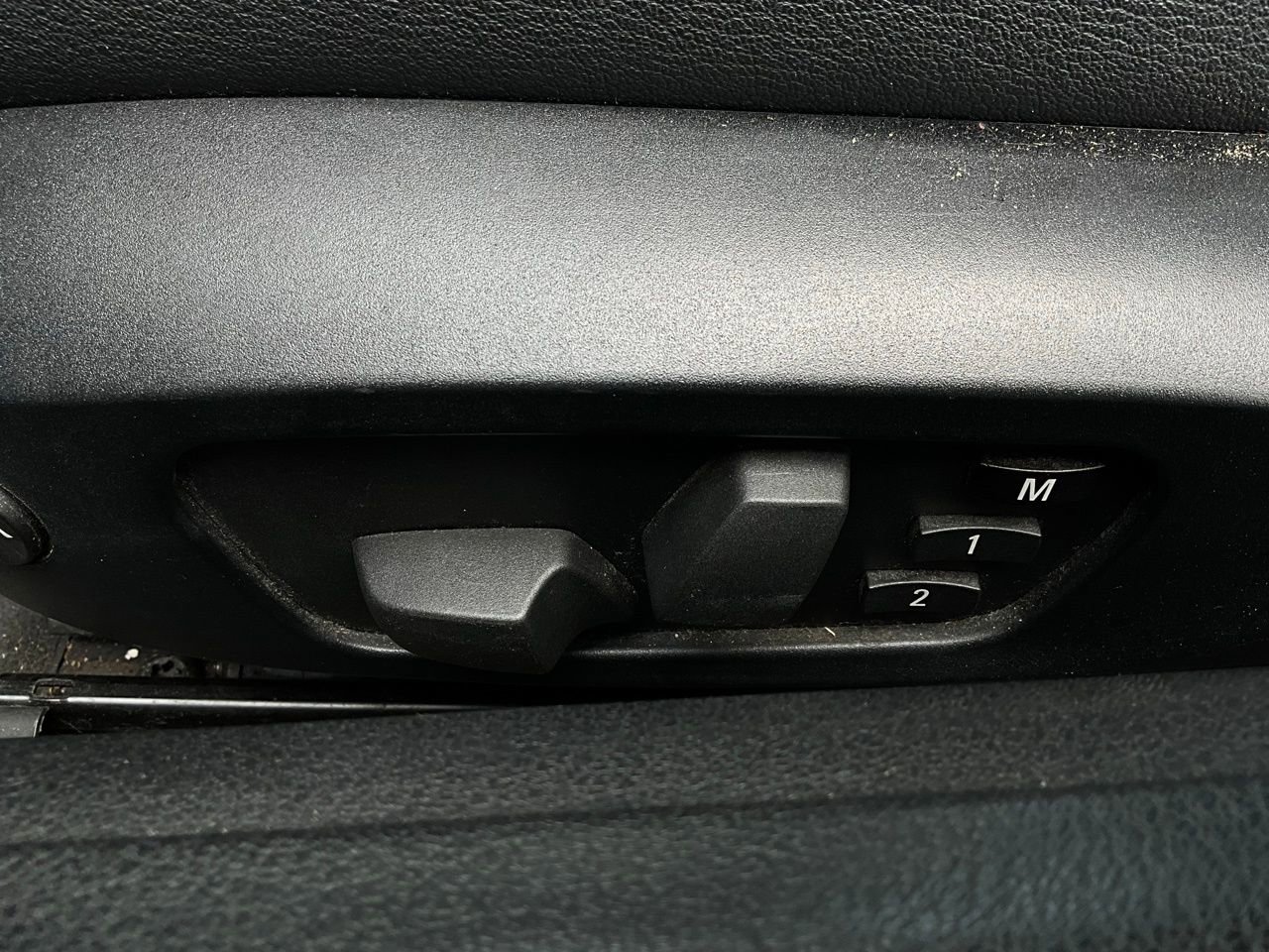 Used 2011 BMW Z4 sDrive30i image 17