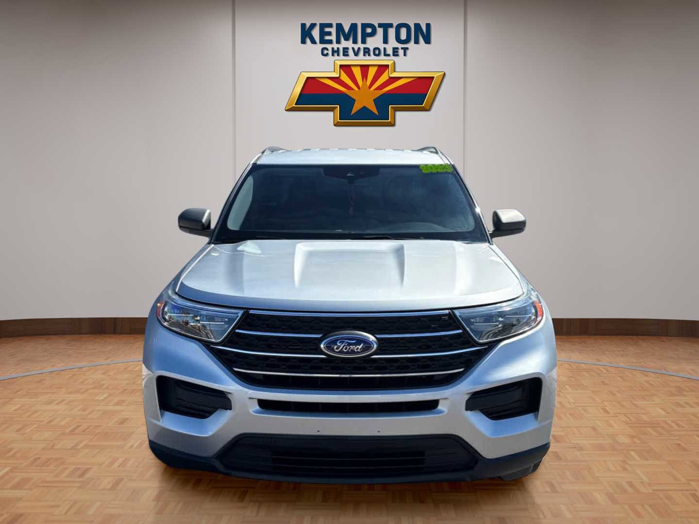 Used 2023 Ford Explorer XLT image 1