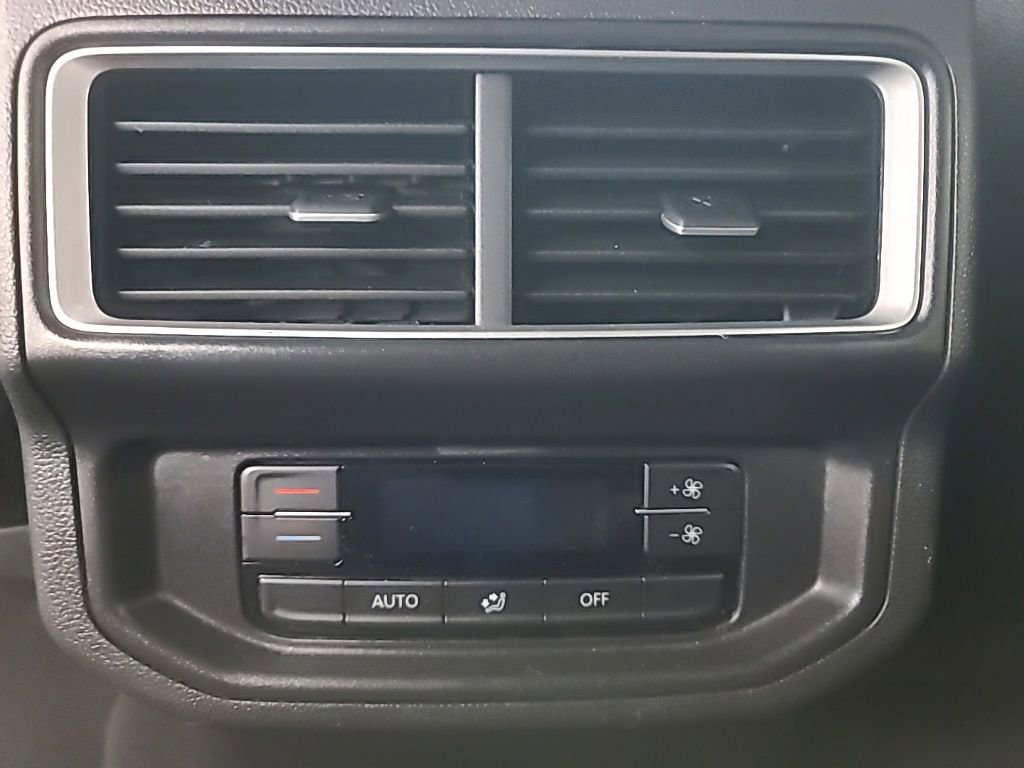 Used 2025 Volkswagen Atlas SE image 22