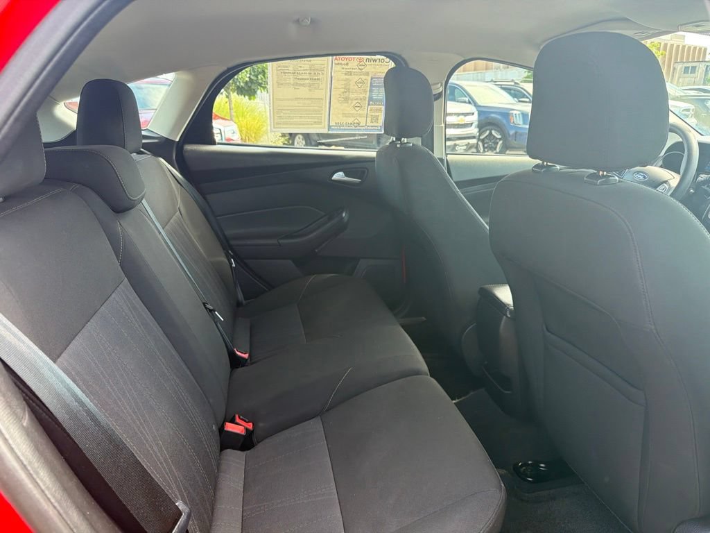 Used 2015 Ford Focus SE FWD image 13