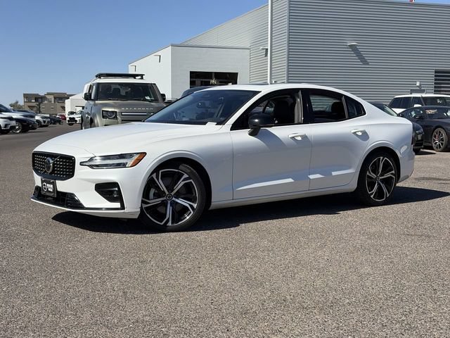 Used 2024 Volvo S60 B5 Core AWD/4WD image 2