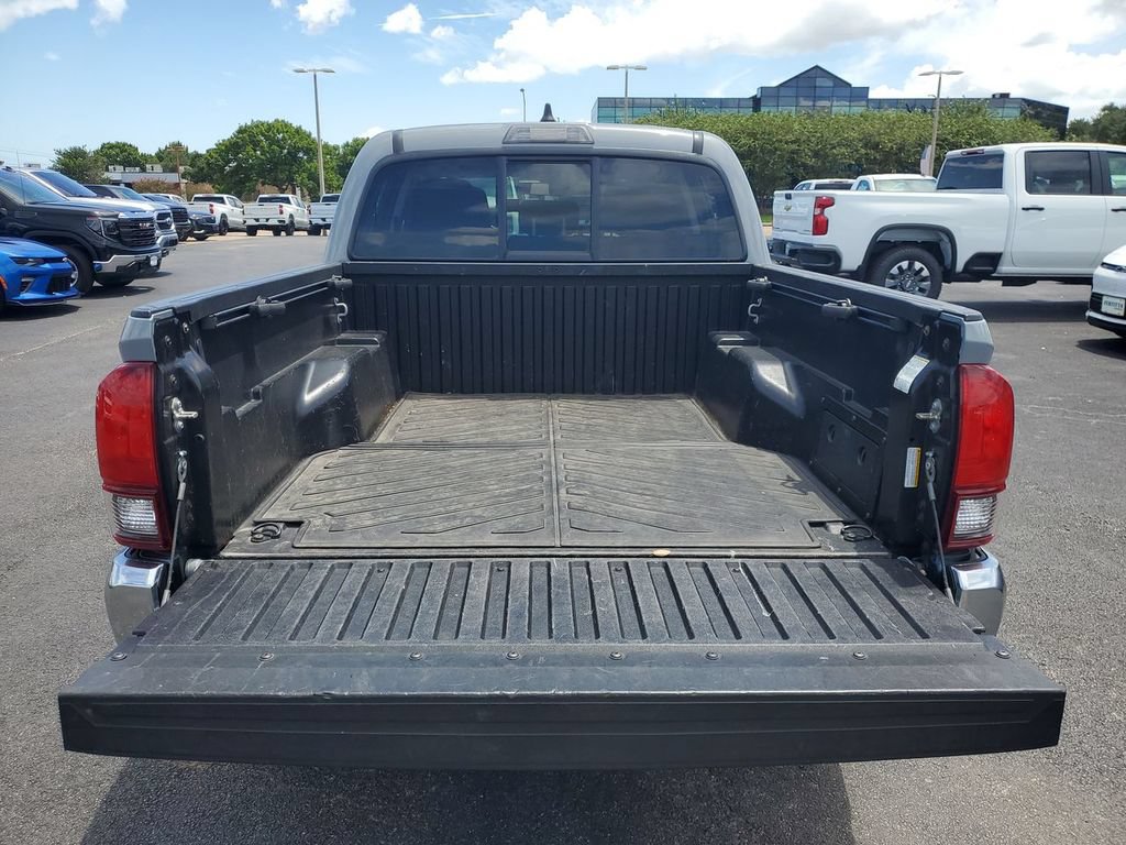 Used 2020 Toyota Tacoma SR5 RWD image 24