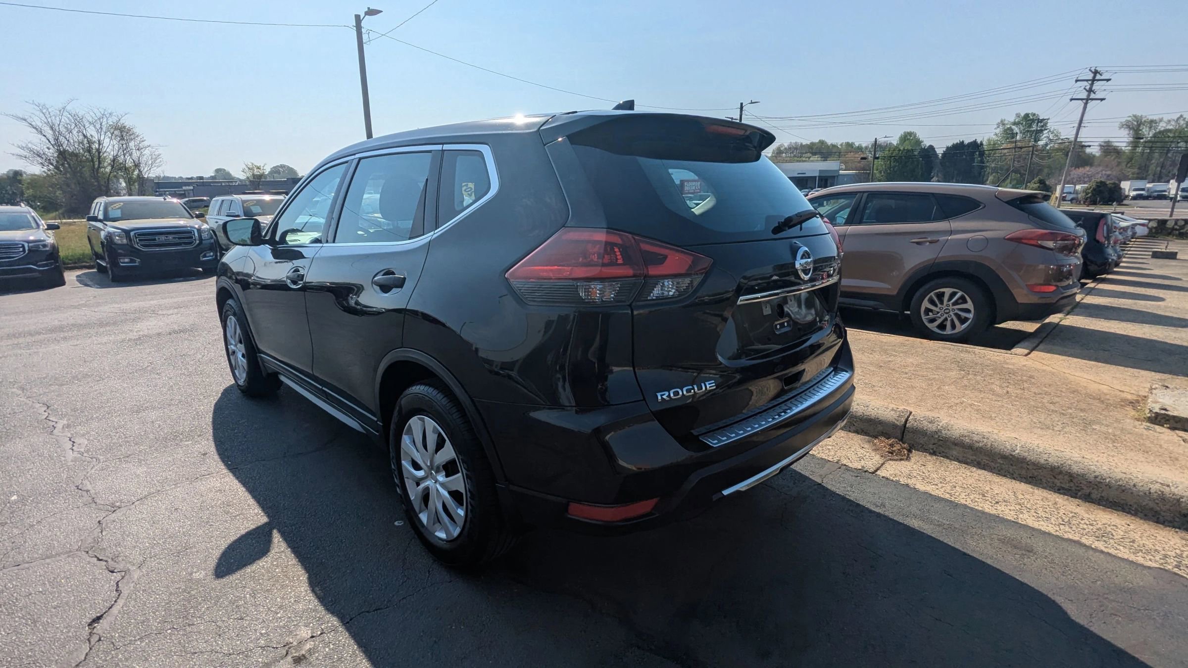 Used 2018 Nissan Rogue S FWD image 5