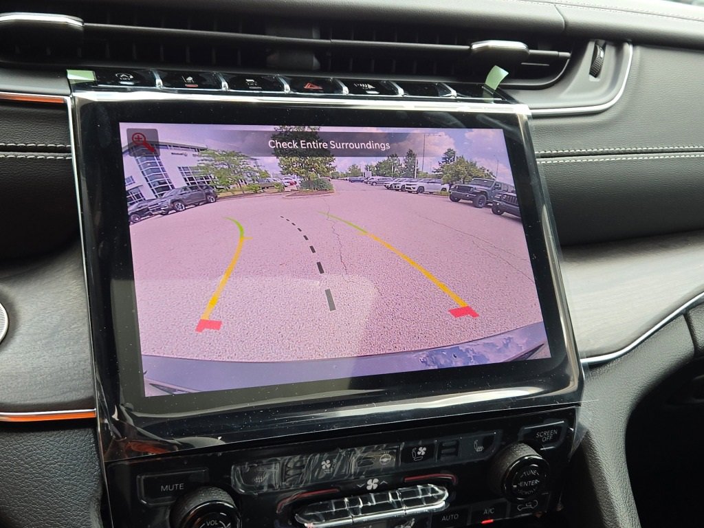 New 2025 Jeep Grand Cherokee L Overland w/ Trailer Tow Package image 32