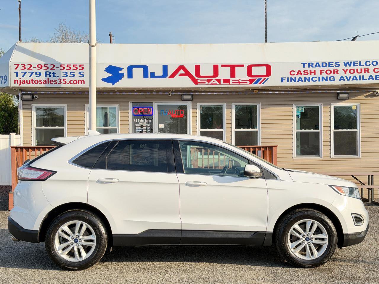 Used 2016 Ford Edge SEL w/ Equipment Group 201A AWD/4WD image 3
