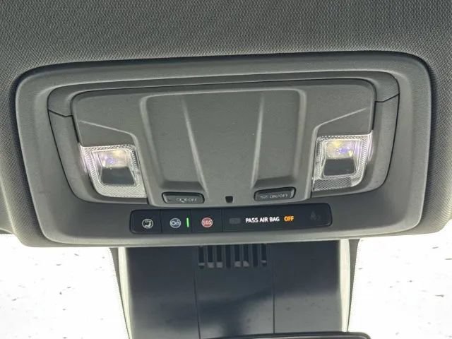 Used 2022 Chevrolet Silverado 1500 LT AWD/4WD image 18