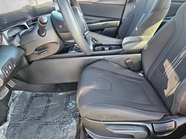 Used 2025 Hyundai Elantra SEL image 15