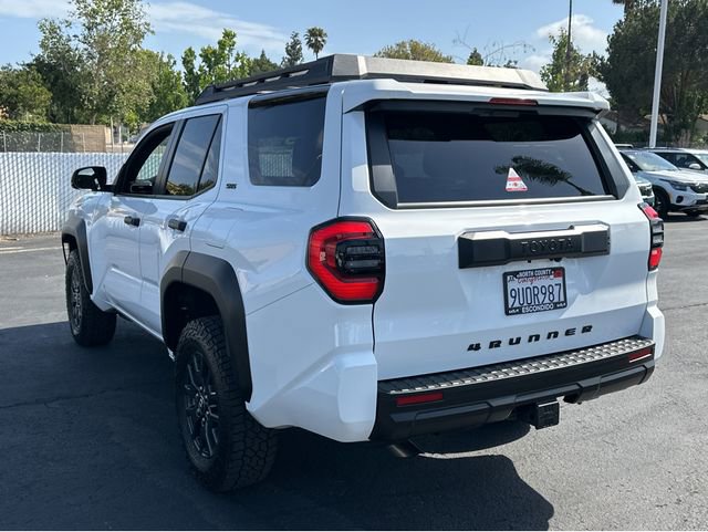 Used 2025 Toyota 4Runner SR5 AWD/4WD image 4