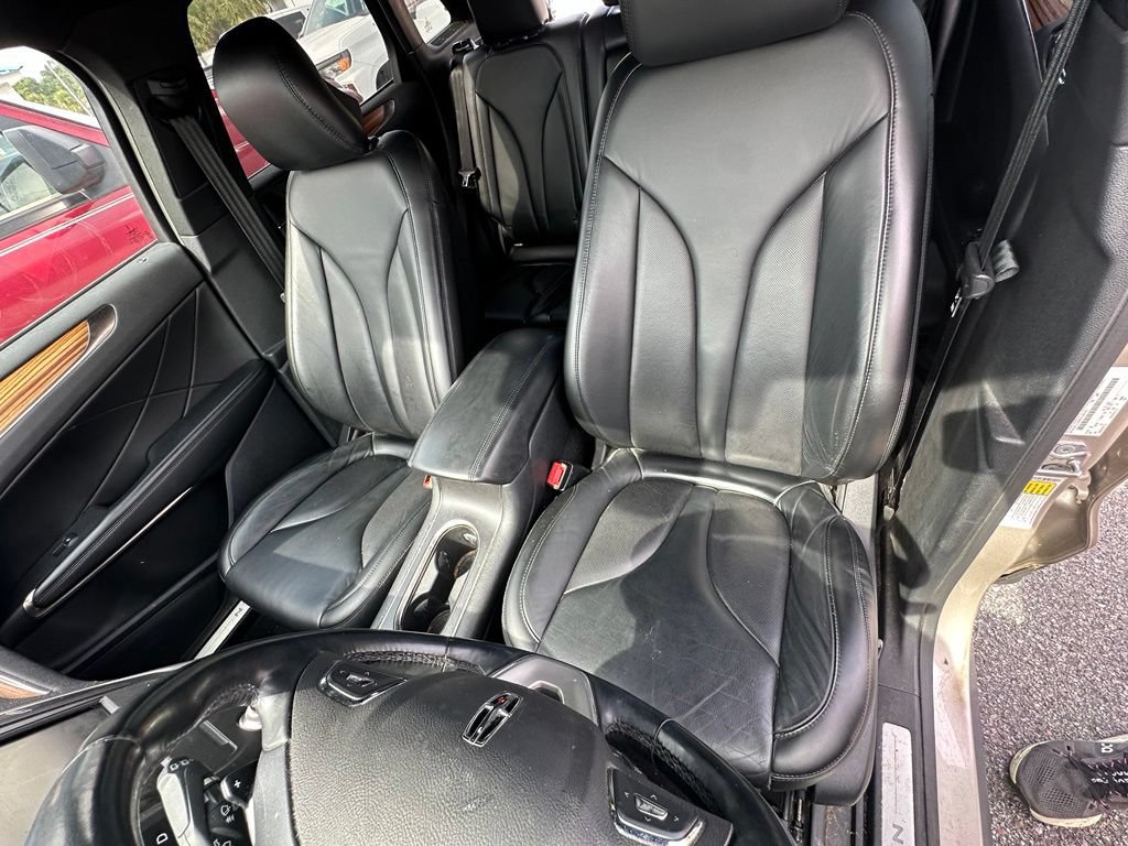 Used 2015 Lincoln MKC FWD w/ Equipment Group 101A Select image 12