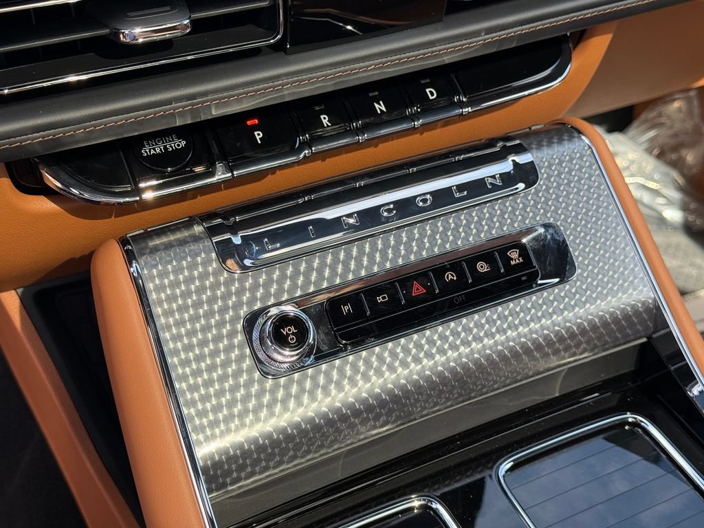 New 2026 Lincoln Aviator Black Label w/ Dynamic Handling Package AWD/4WD image 13