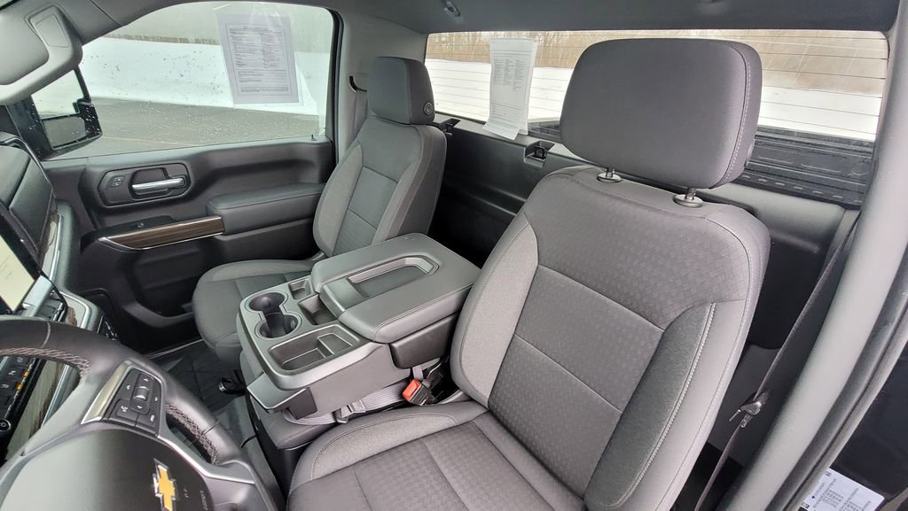 Used 2024 Chevrolet Silverado 3500 LT w/ Convenience Package image 25