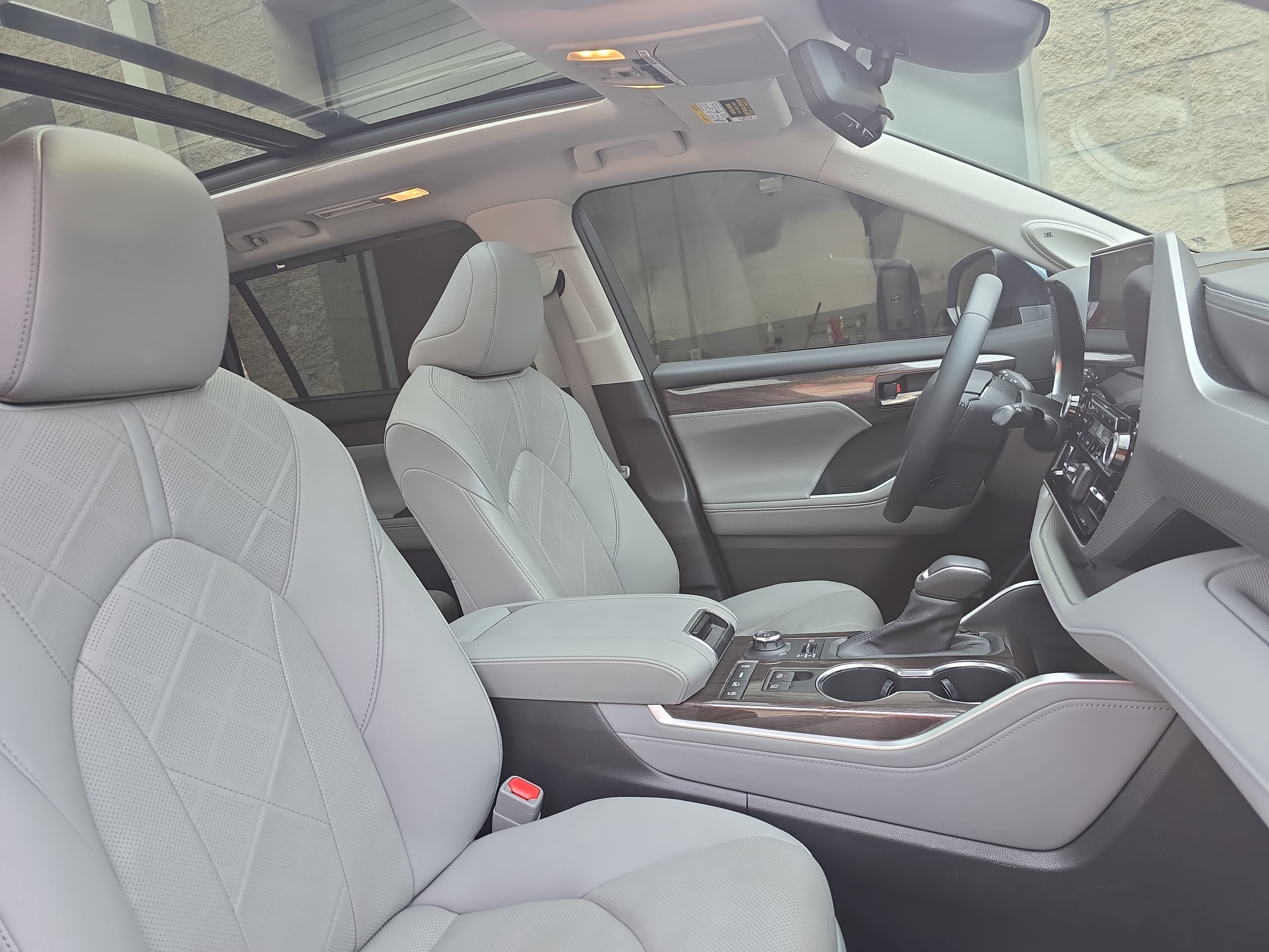 Used 2020 Toyota Highlander Platinum AWD/4WD image 10