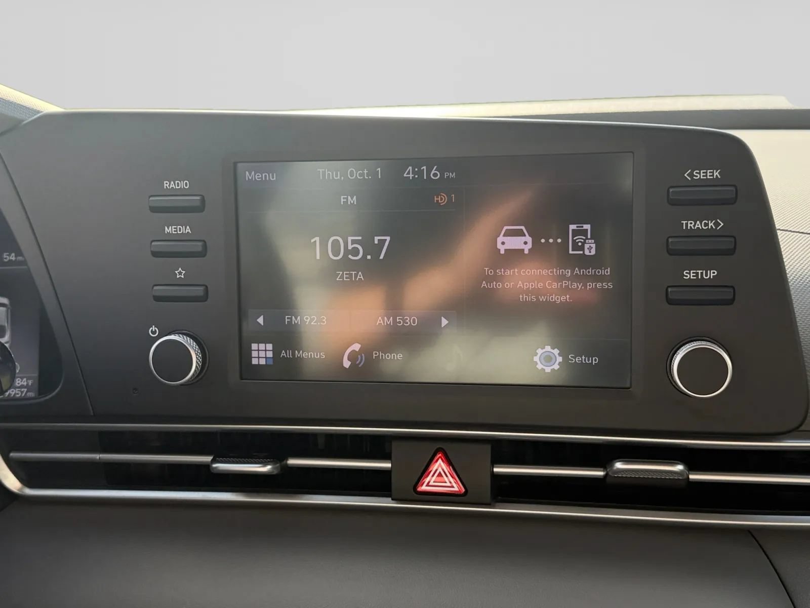 Used 2023 Hyundai Elantra SE w/ Preferred Accessory Package FWD image 19
