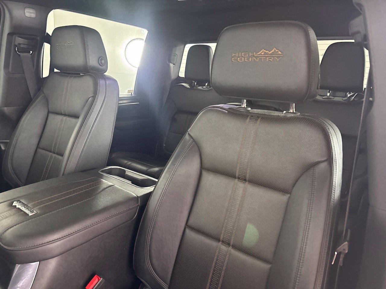 Used 2024 Chevrolet Silverado 2500 High Country w/ High Country Premium Package AWD/4WD image 11