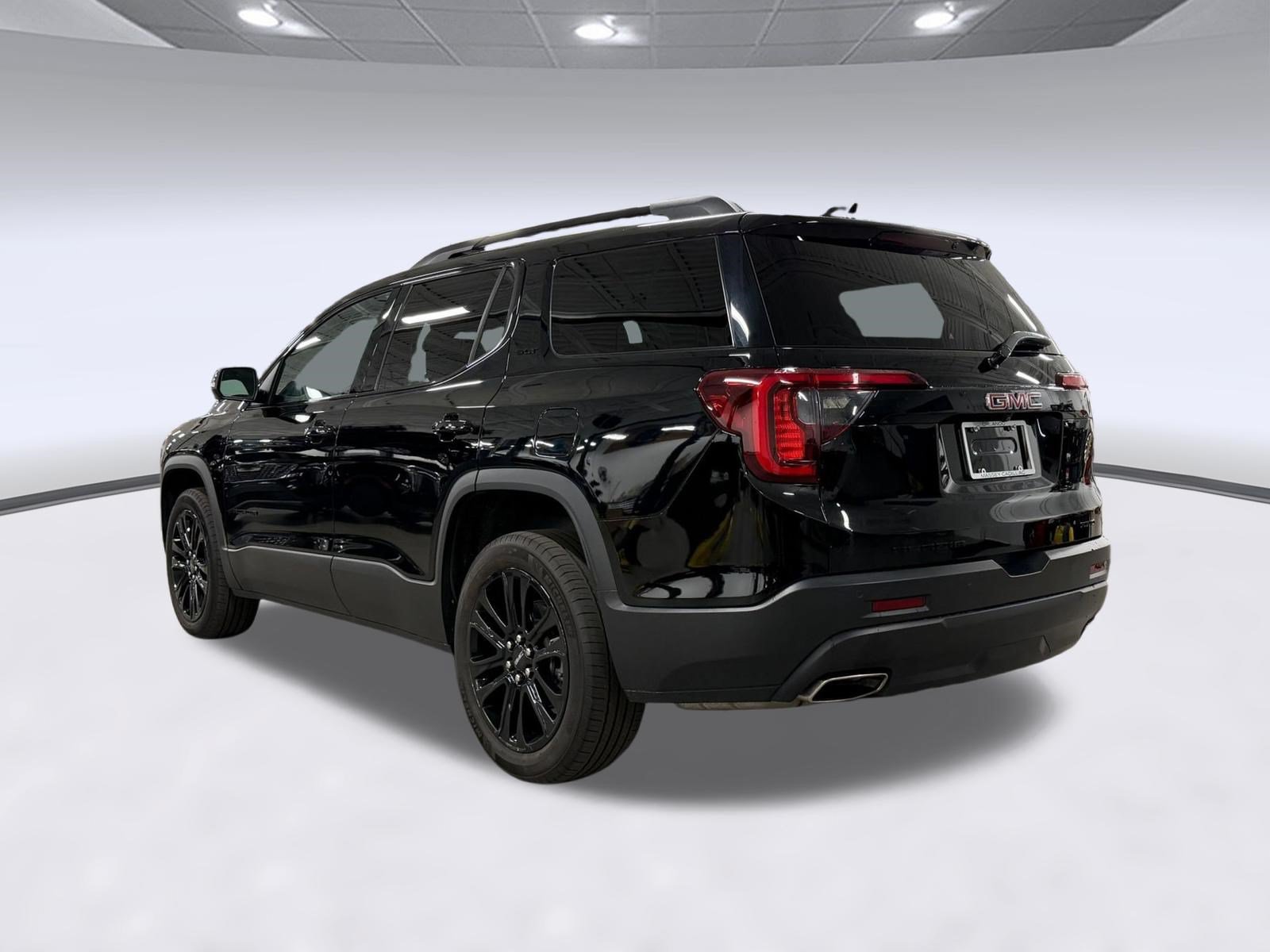 Used 2023 GMC Acadia SLT w/ Elevation Edition AWD/4WD image 3