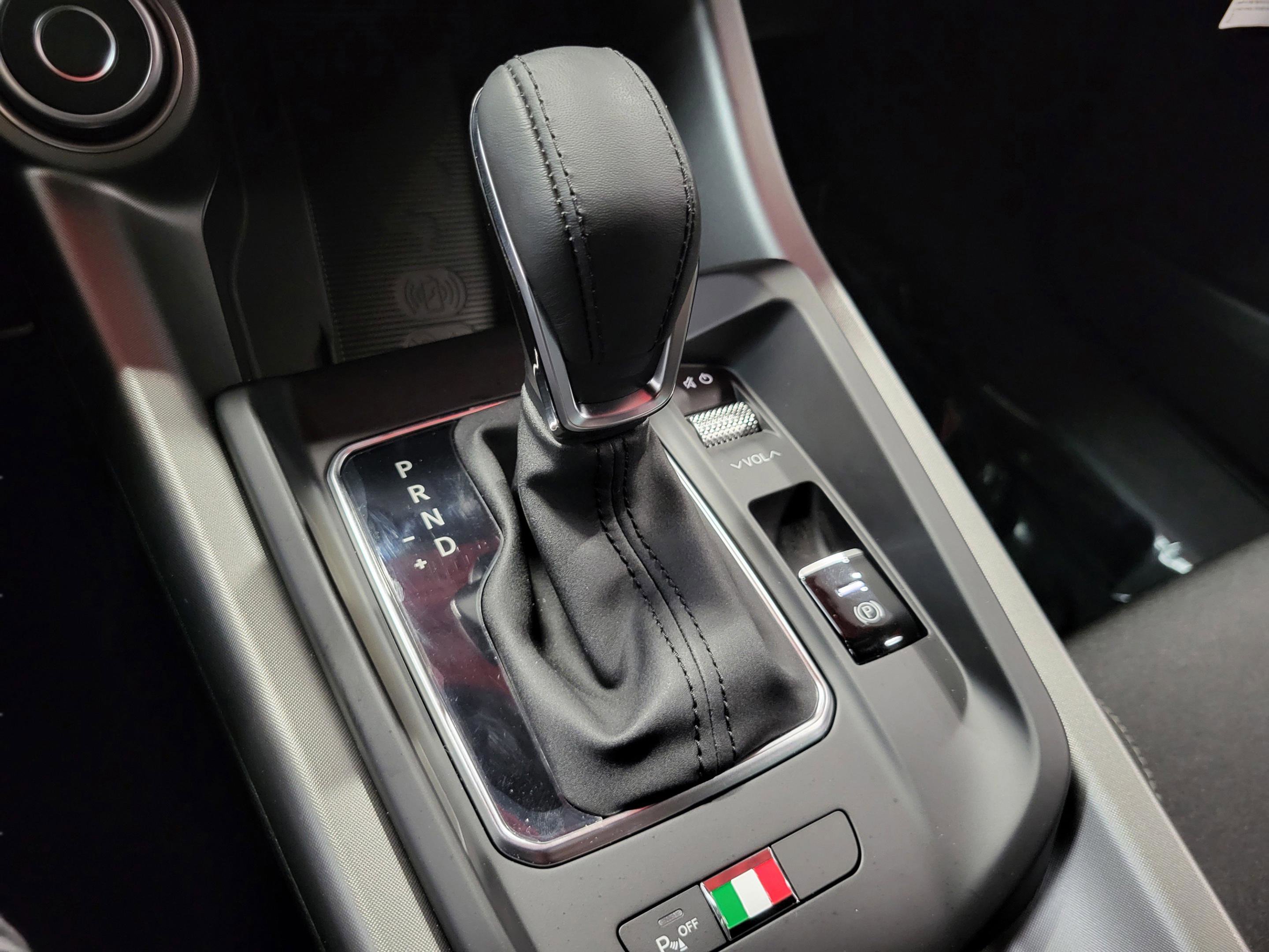 New 2025 Alfa Romeo Tonale w/ Premium Package image 45