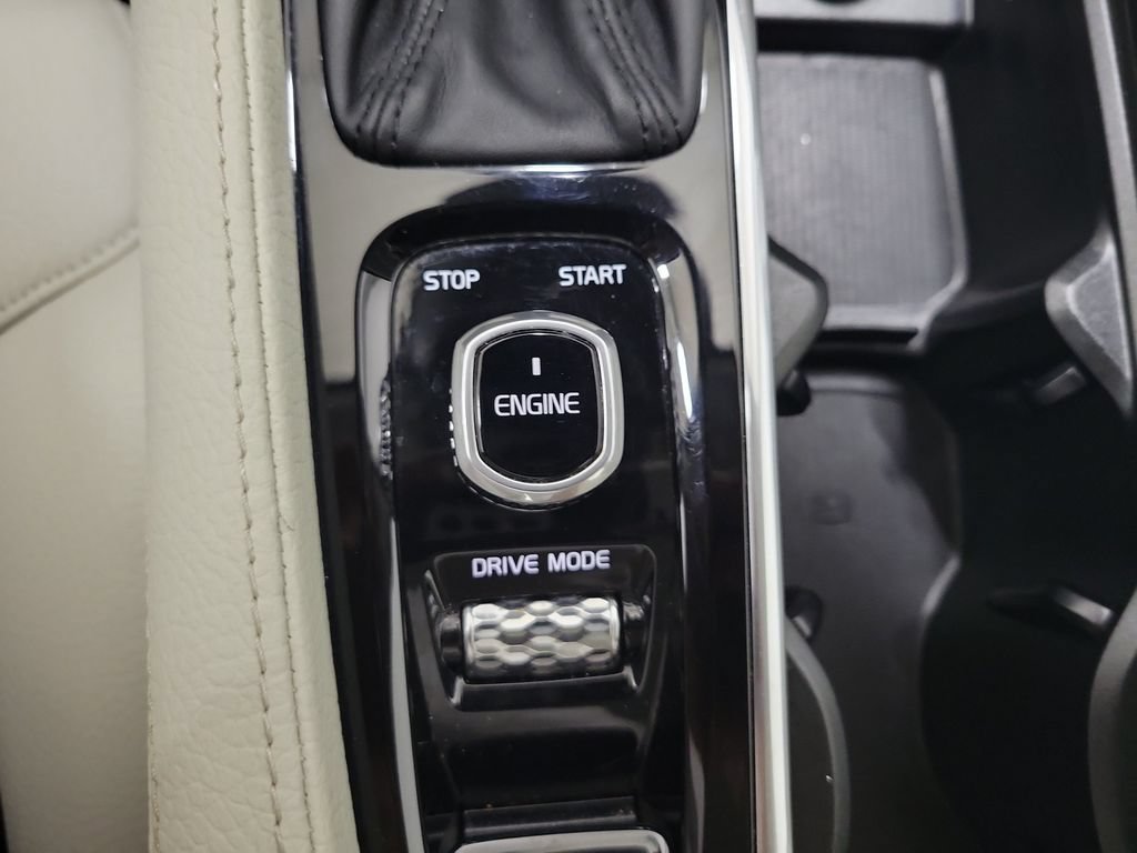 Used 2017 Volvo S90 T6 Momentum w/ Vision Package AWD/4WD image 35