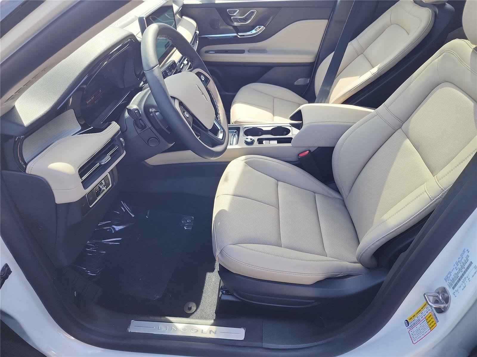 New 2026 Lincoln Corsair Premiere image 13