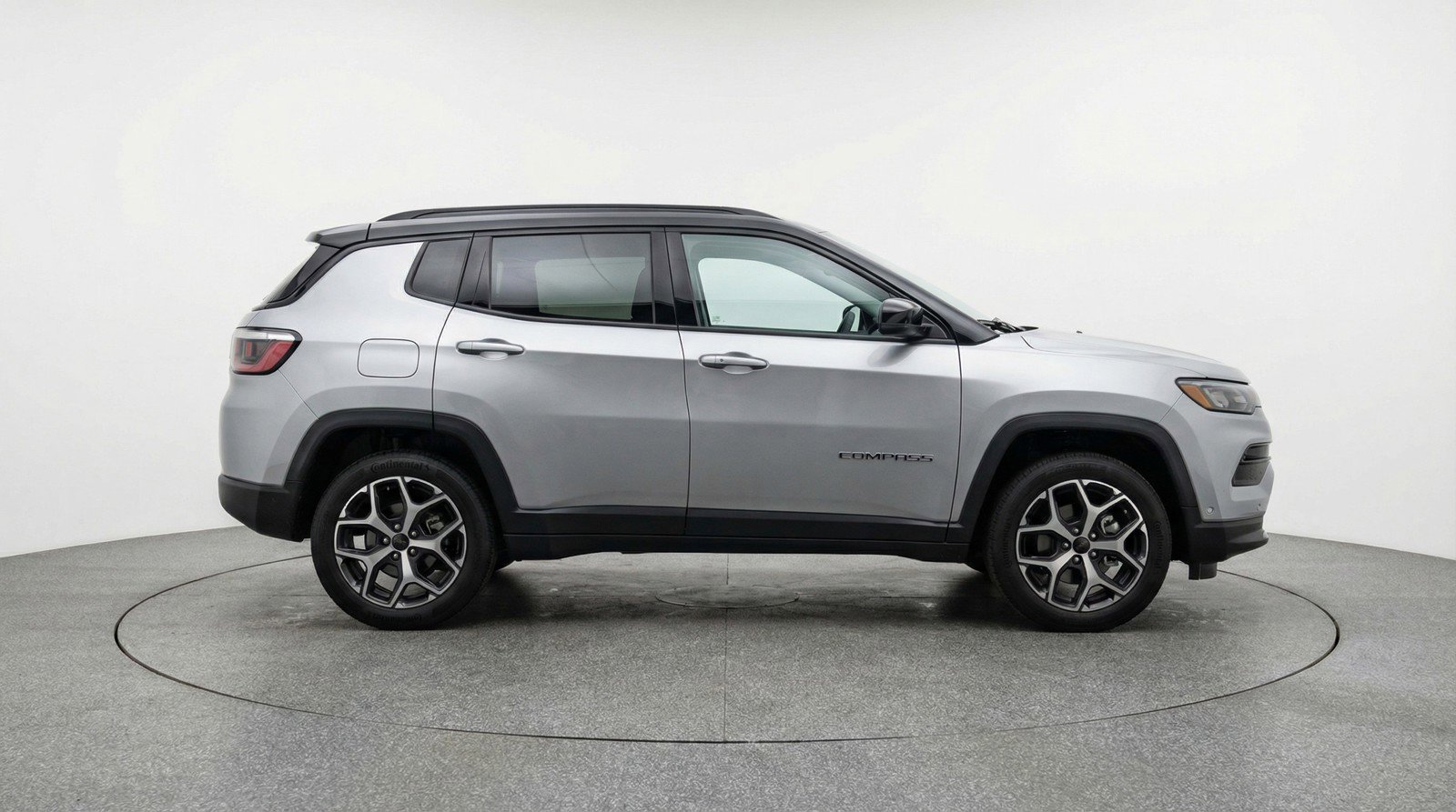 Used 2025 Jeep Compass Limited image 11