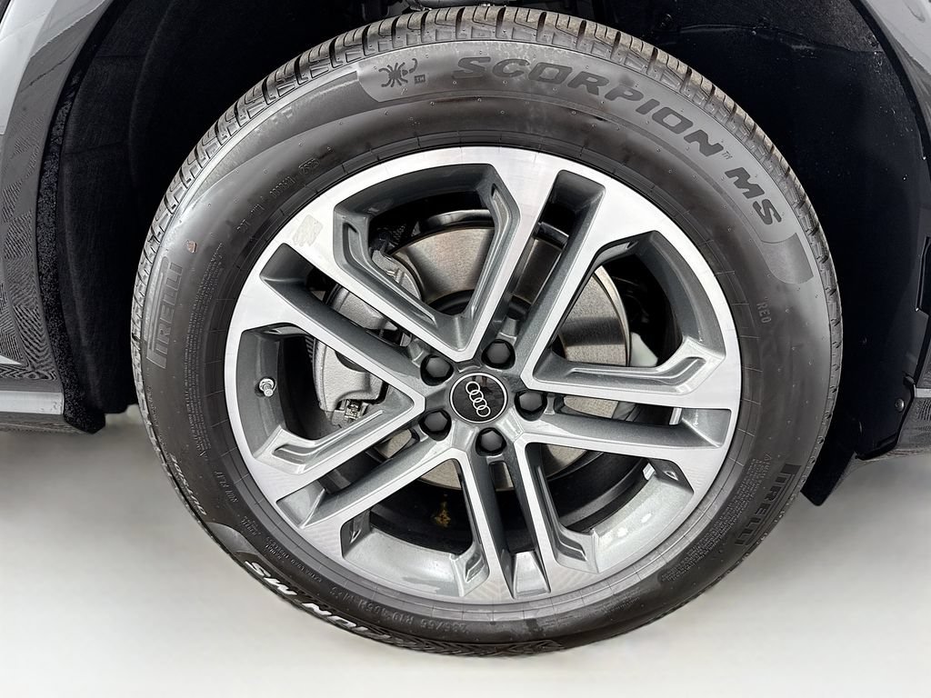 Certified 2025 Audi Q5 Premium Plus w/ Premium Plus AWD/4WD image 32