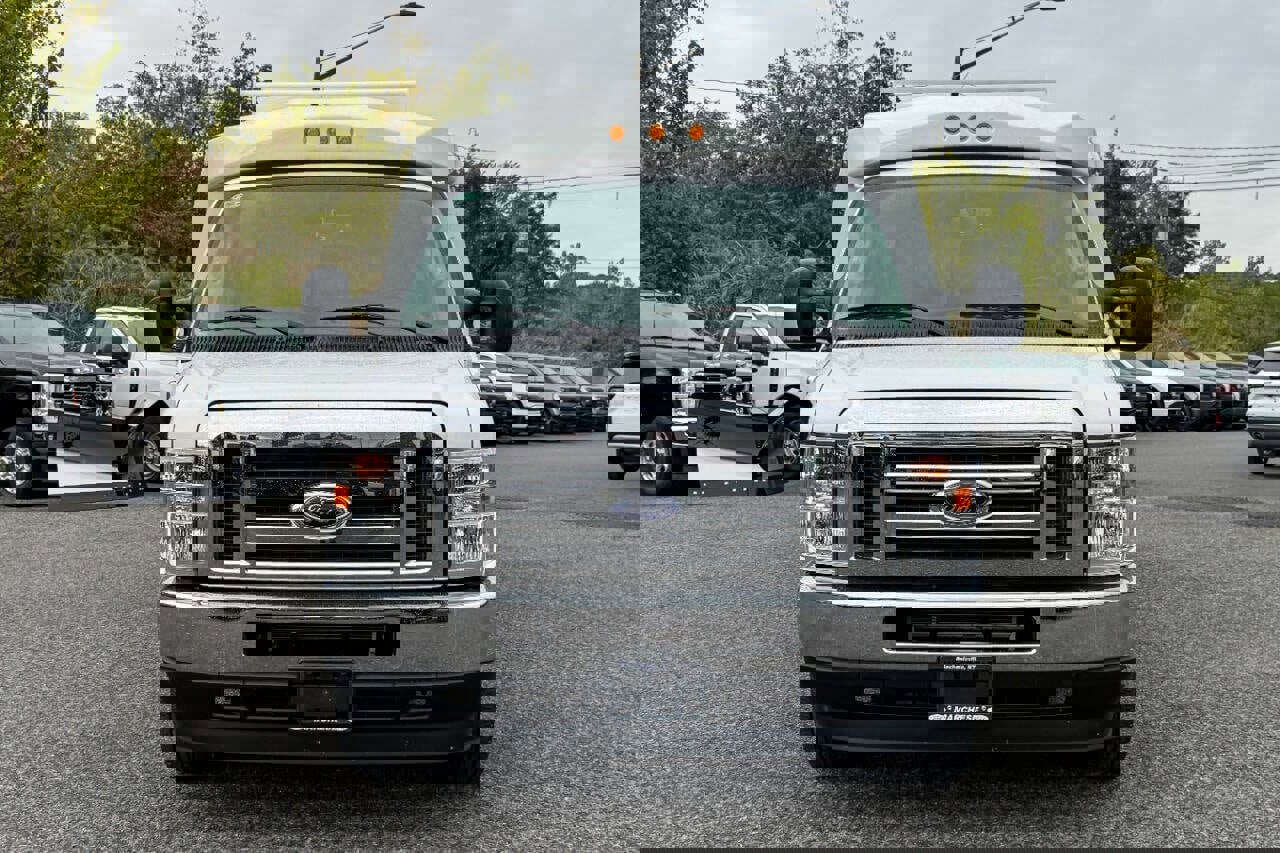 Used 2024 Ford E-450 and Econoline 450 Super Duty w/ Power Windows & Locks Group RWD image 8