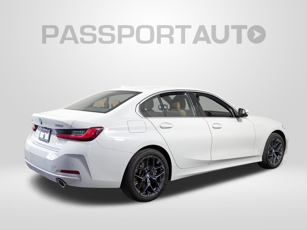 Used 2025 BMW 330i xDrive Sedan w/ Premium Package AWD/4WD image 7