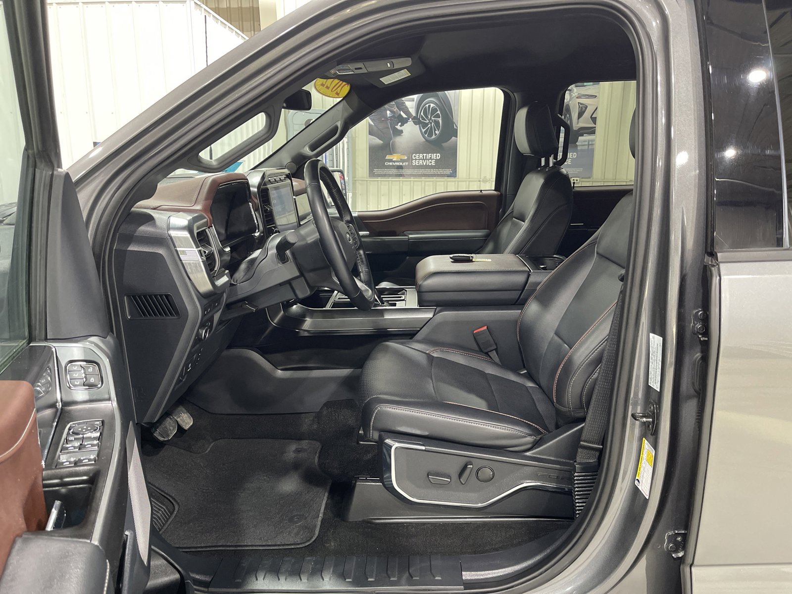 Used 2022 Ford F150 Lariat image 2