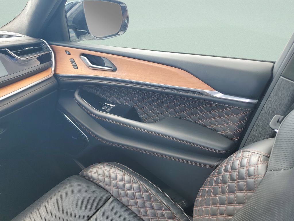 Used 2023 Jeep Grand Cherokee L Summit image 13