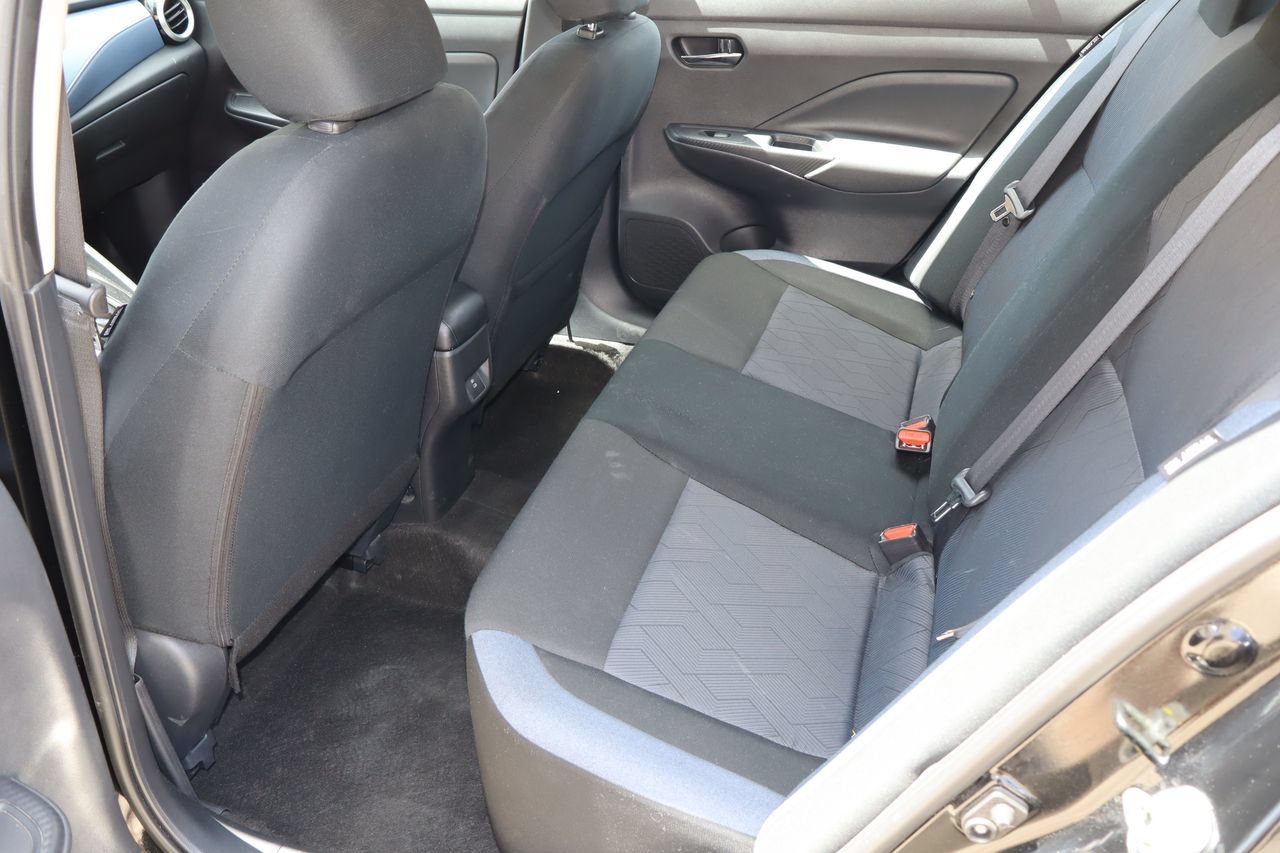 Used 2024 Nissan Versa SV FWD image 5