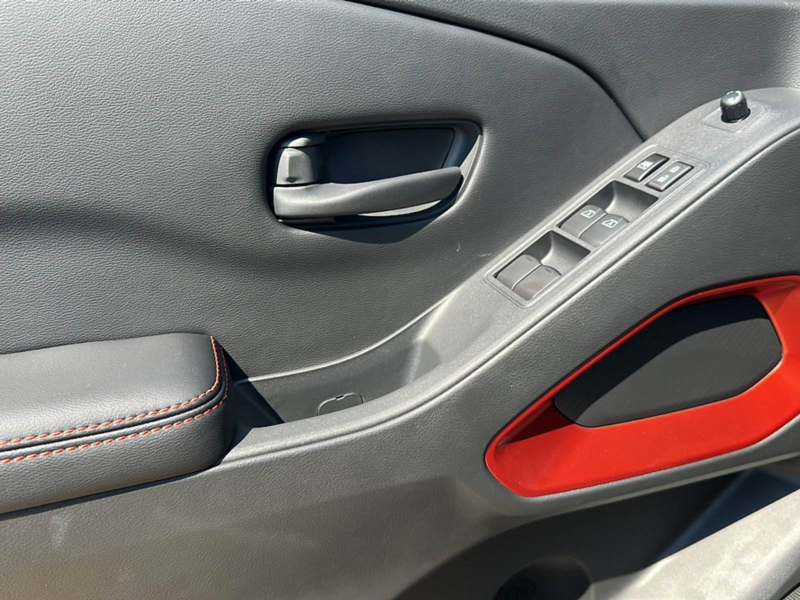 New 2026 Nissan Frontier PRO-4X w/ Pro-4x Convenience Package image 13