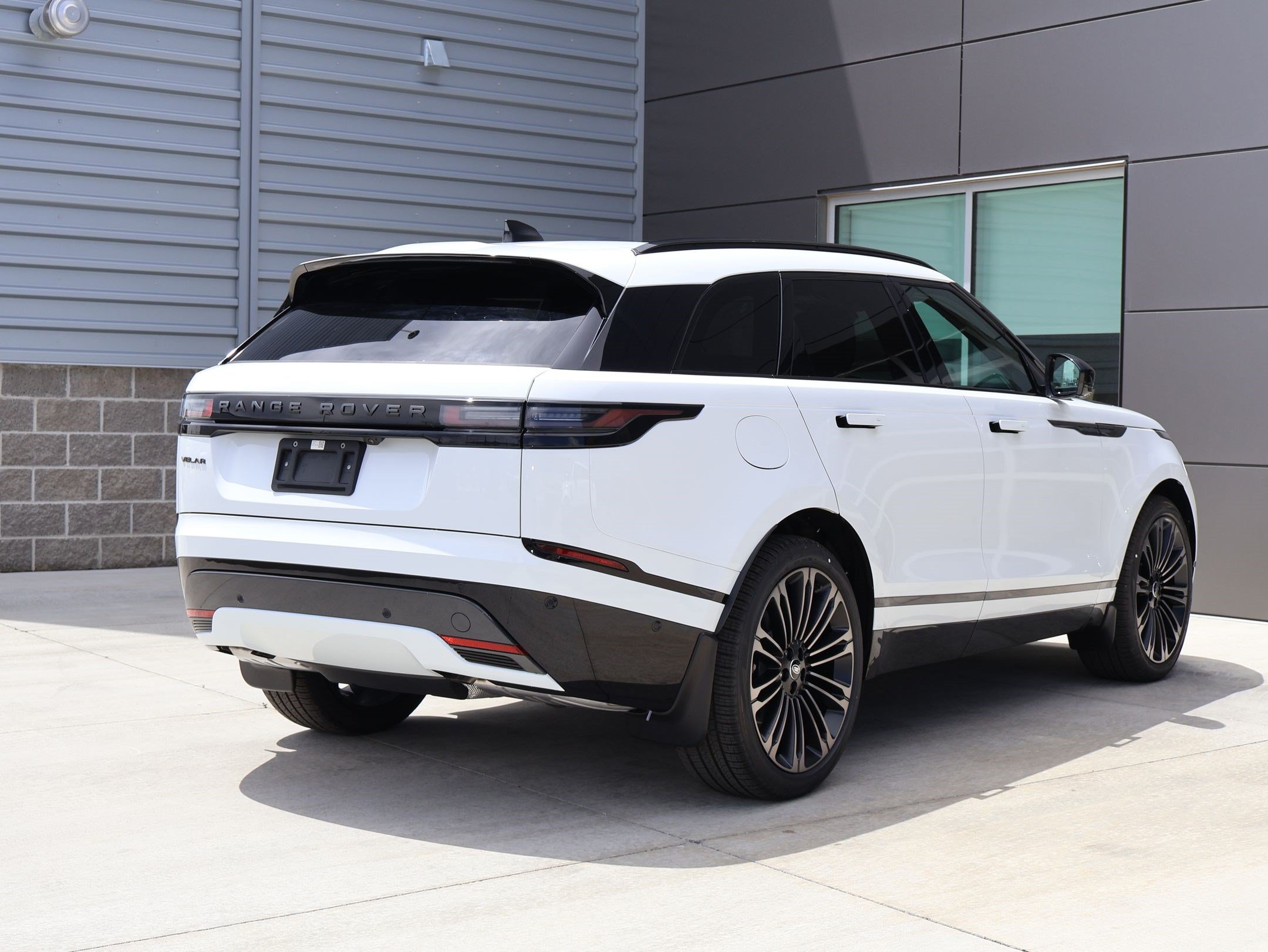 New 2026 Land Rover Range Rover Velar Dynamic SE AWD/4WD image 5