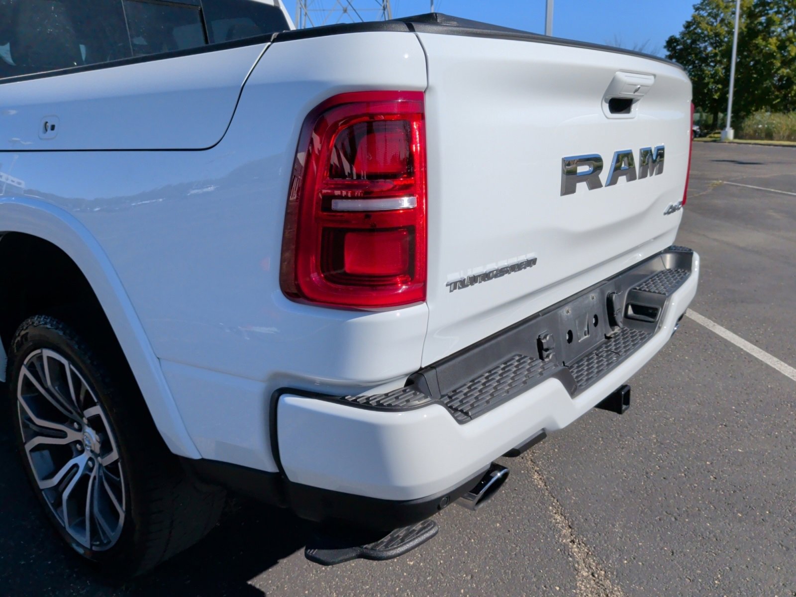 Used 2025 RAM 1500 Tungsten w/ Off-Road Group image 18