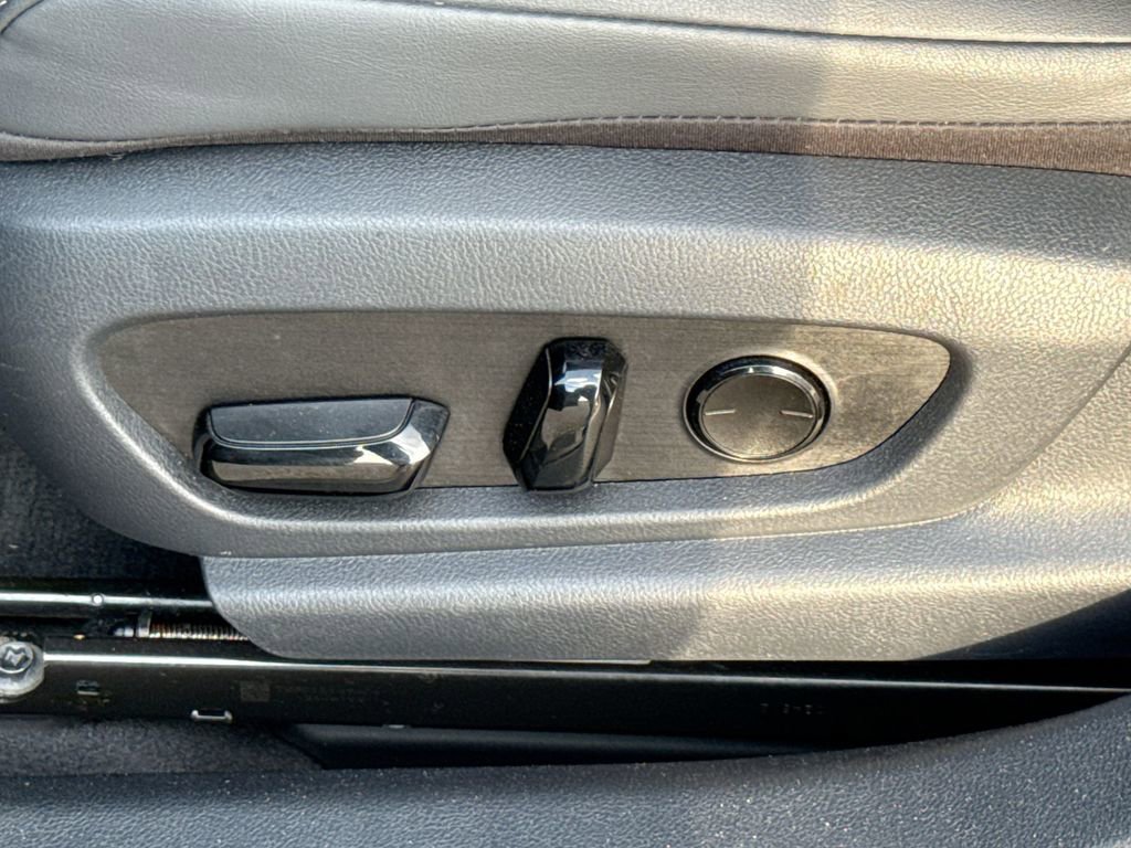 Used 2023 Lexus ES 350 w/ Premium Package image 13