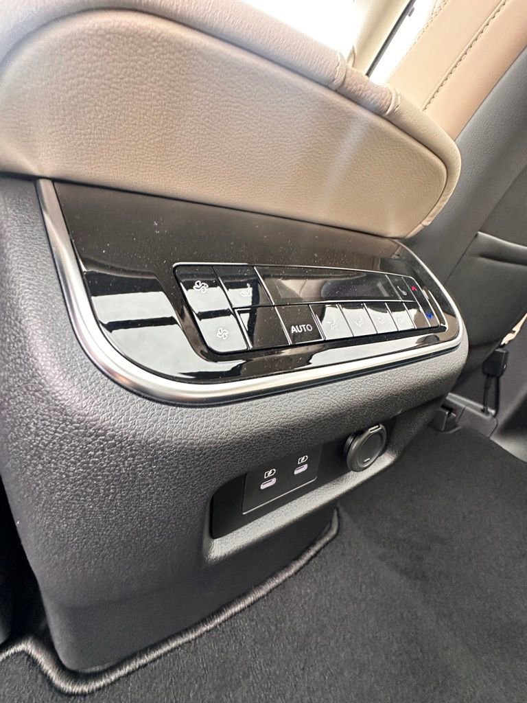 New 2026 Nissan Armada Platinum Reserve image 33