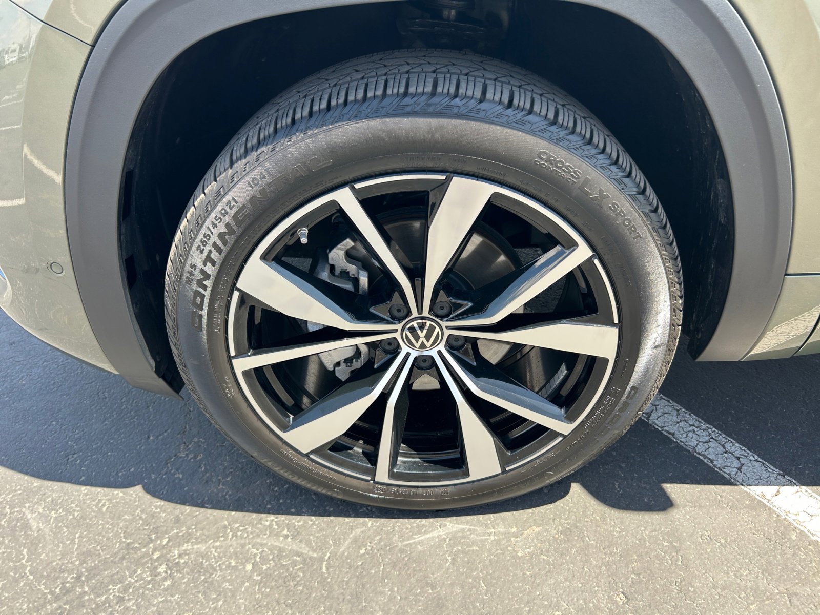 Certified 2025 Volkswagen Atlas SEL Premium R-Line AWD/4WD image 26