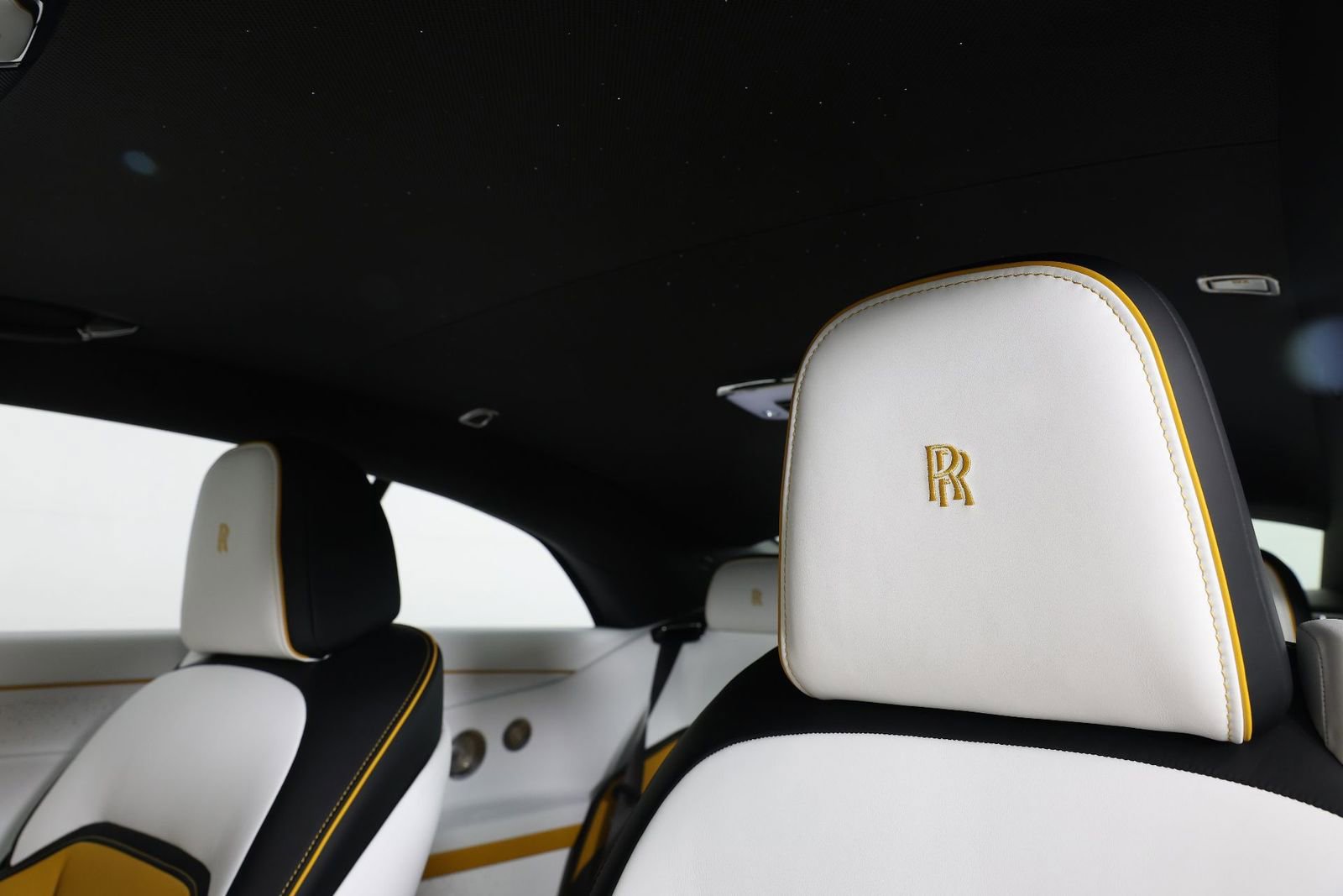 New 2025 Rolls-Royce Spectre Black Badge image 32