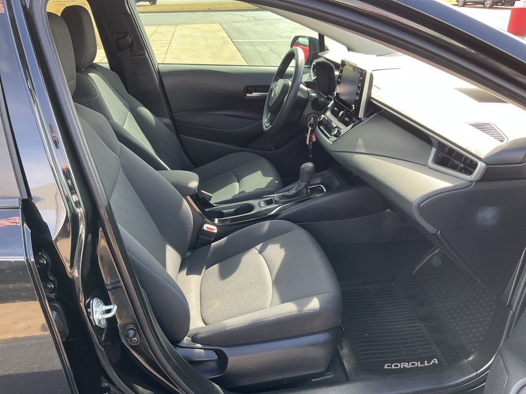 Used 2020 Toyota Corolla LE image 18