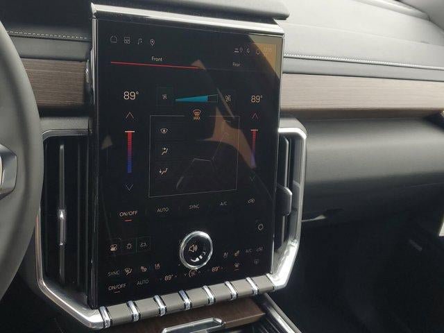 New 2026 GMC Acadia Denali w/ Super Cruise Package FWD image 26