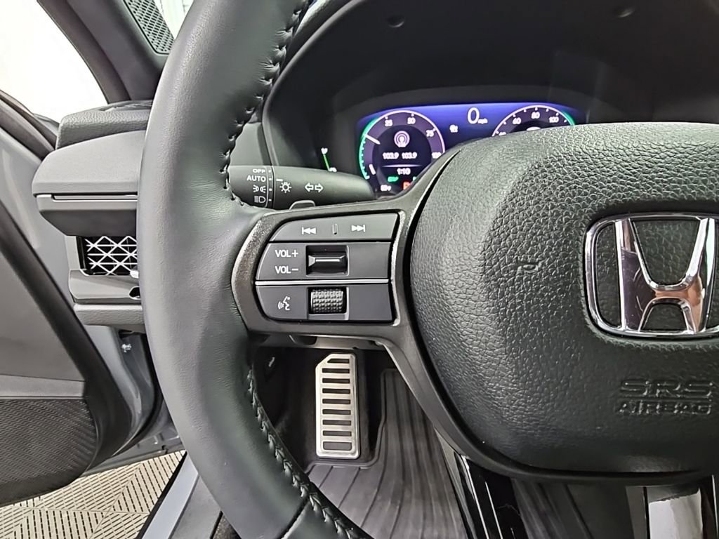 Used 2025 Honda Accord Sport image 27