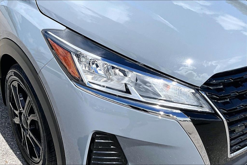 Used 2022 Nissan Kicks SV FWD image 12