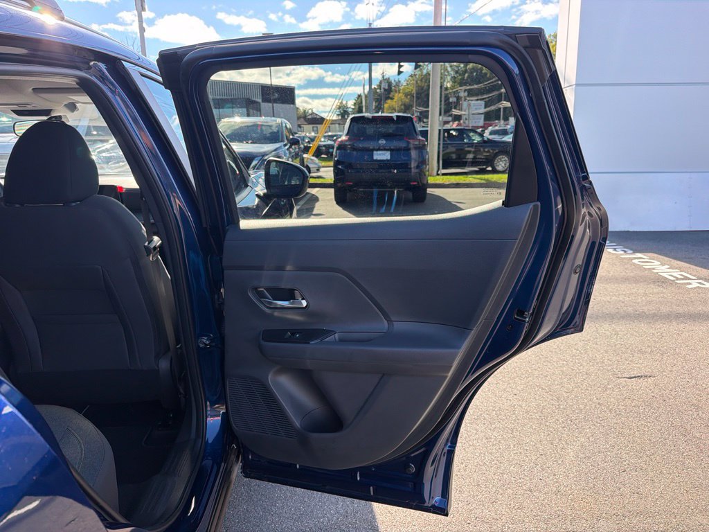 New 2027 Nissan Kicks SV AWD/4WD image 26