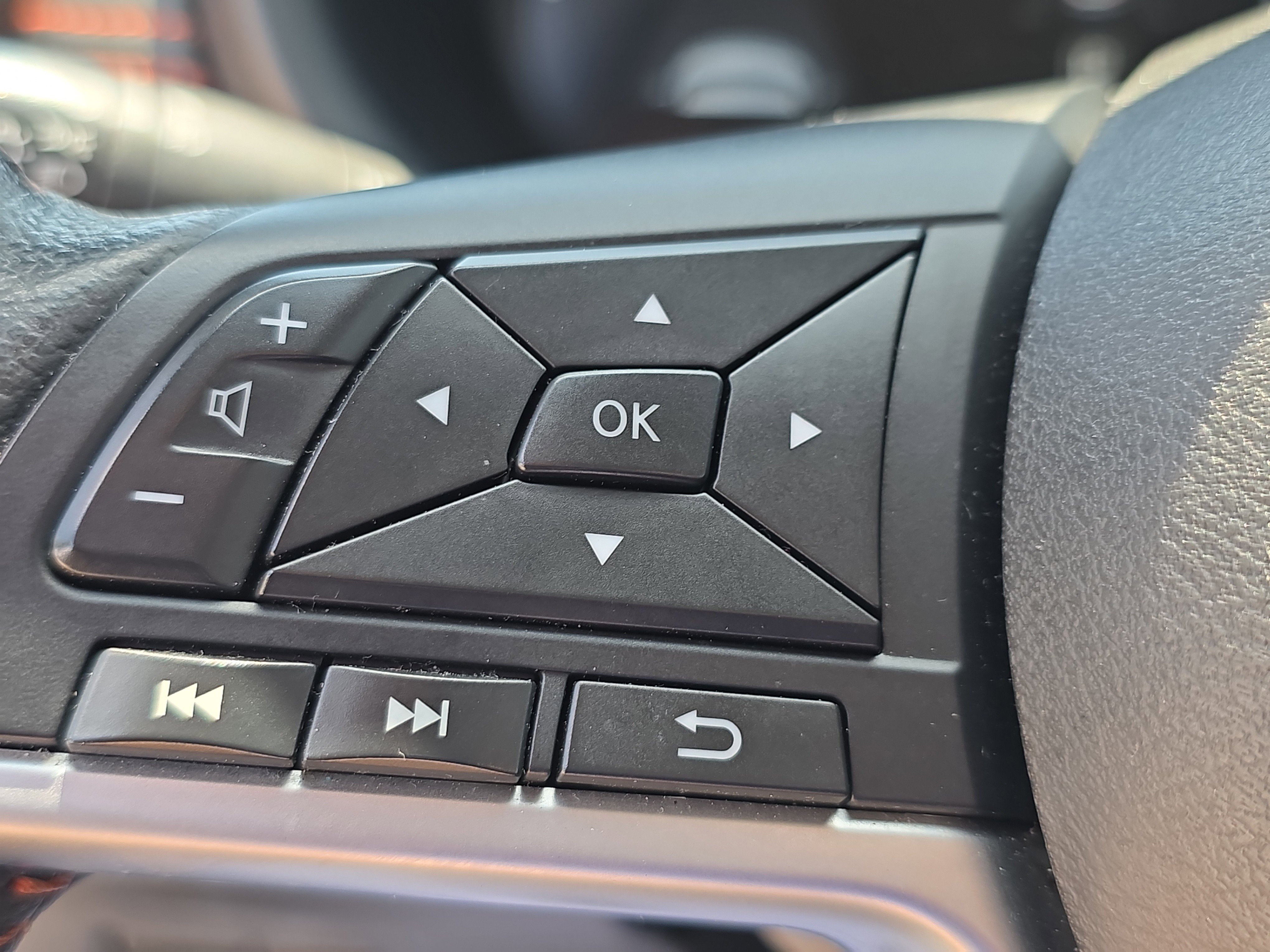 Used 2022 Nissan Kicks SR w/ Premium Package image 30